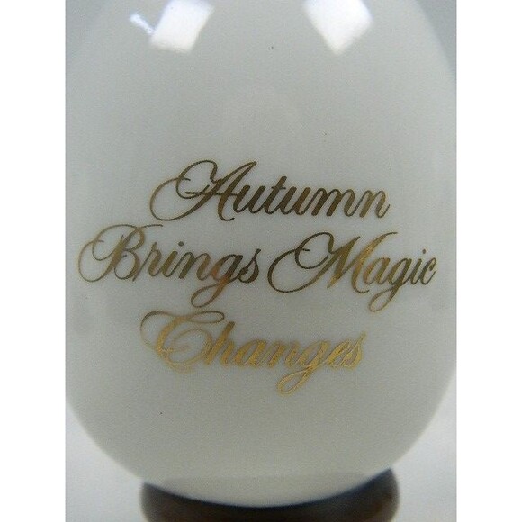 Set of Vintage Collectible Avon Four Seasons Porcelain Eggs 1984 w/ wooden stand - Picture 9 of 13